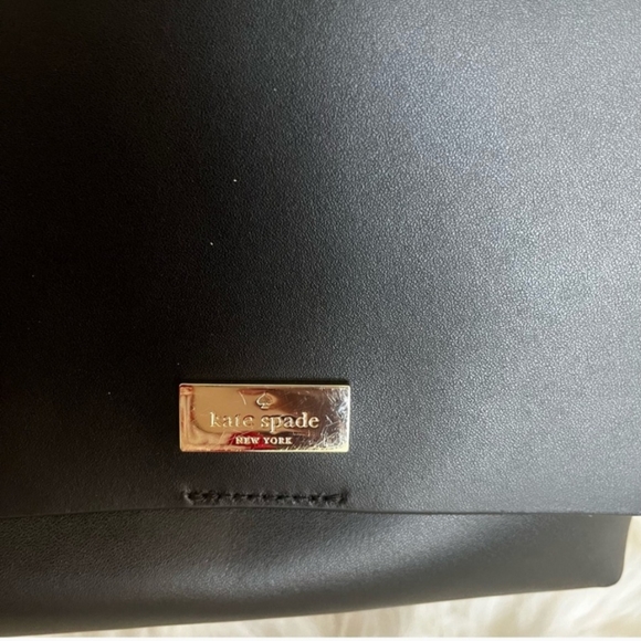 Kate Spade Madie Crossbody w/Hot Pink Interior - Picture 5 of 11